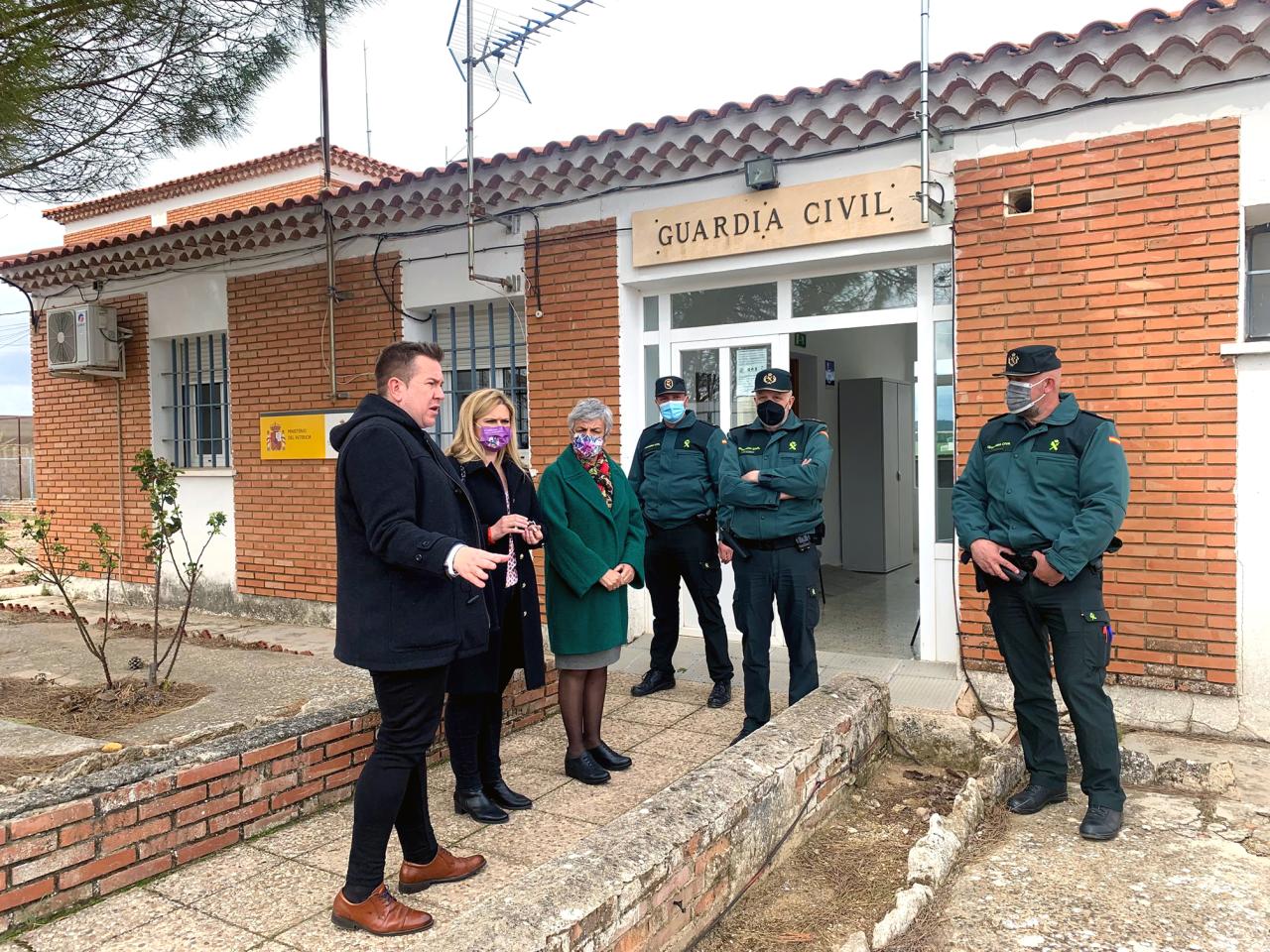 La subdelegada del Gobierno de España en la provincia Cuenca visita el puesto de la Guardia Civil de Almodóvar del Pinar