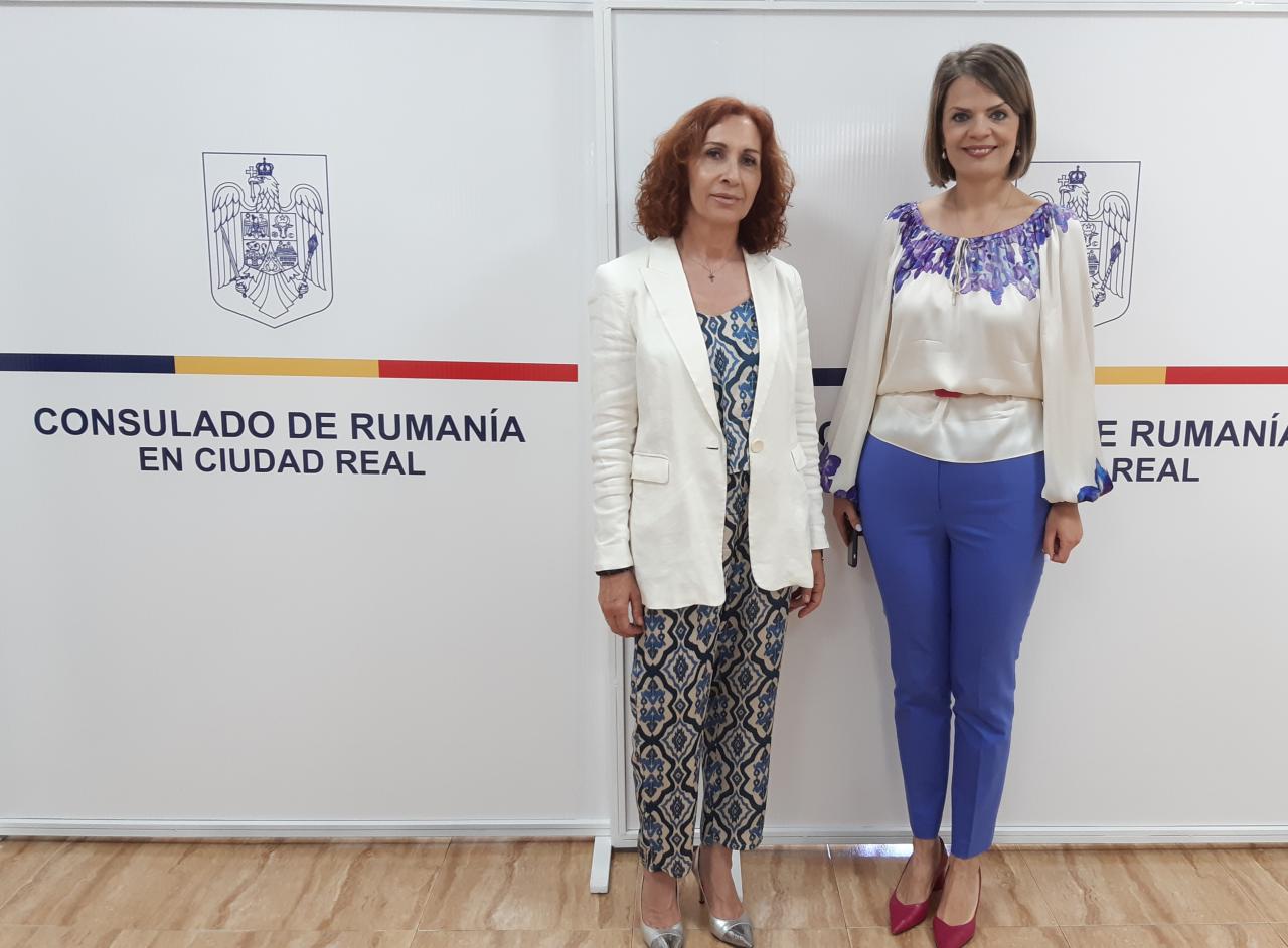 La subdelegada del Gobierno de España en la Provincia de Ciudad Real y la cónsul de Rumanía en la provincia se reúnen en la sede consular de la capital ciudadrealeña