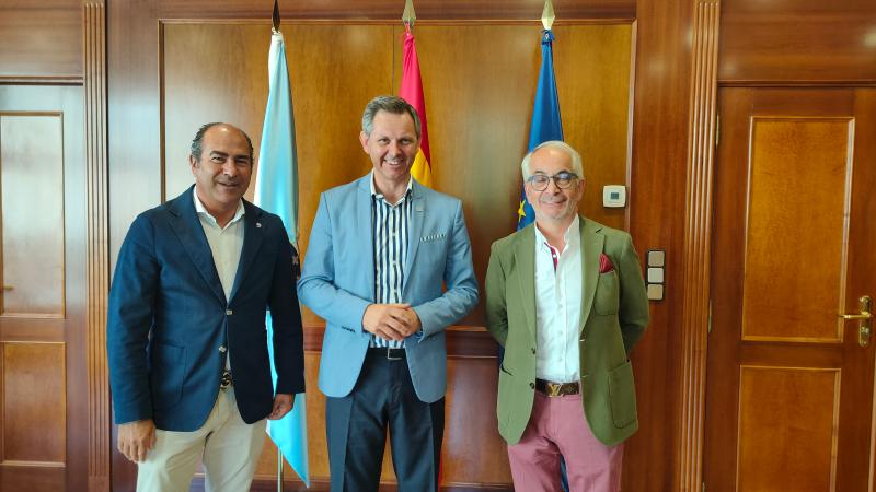 José Miñones y la directiva del Clúster del Turismo de Galicia ponen en valor las iniciativas del Gobierno para conformar un turismo moderno, sostenible y resiliente