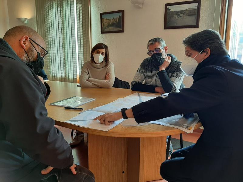 Marrodán se reúne con el alcalde de Tirgo para presentarle el proyecto de humanización de la travesía de la N-232 en el término municipal