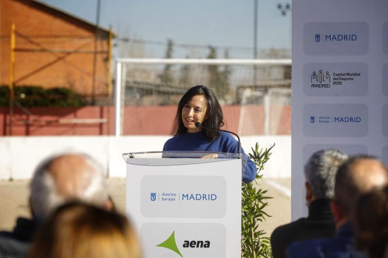 Mercedes González participa en la firma del convenio de Aena con el Ayuntamiento de Madrid para la cesión de terrenos deportivos en Barajas 