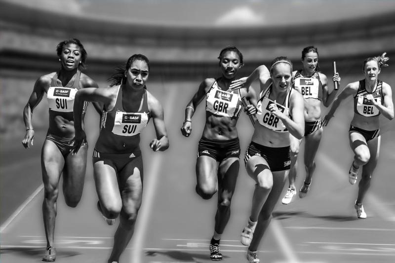 Mujeres corriendo una carrera