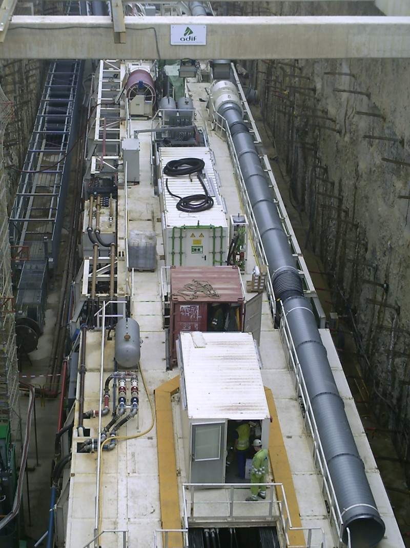 La tuneladora situada a Montcada i Reixac comença a perforar