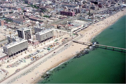 El MARM licita per prop d'11 milions d'euros la rehabilitació del tram de litoral entre el Carrer del Mar i el Port Esportiu, del passeig marítim de Badalona (Barcelona)