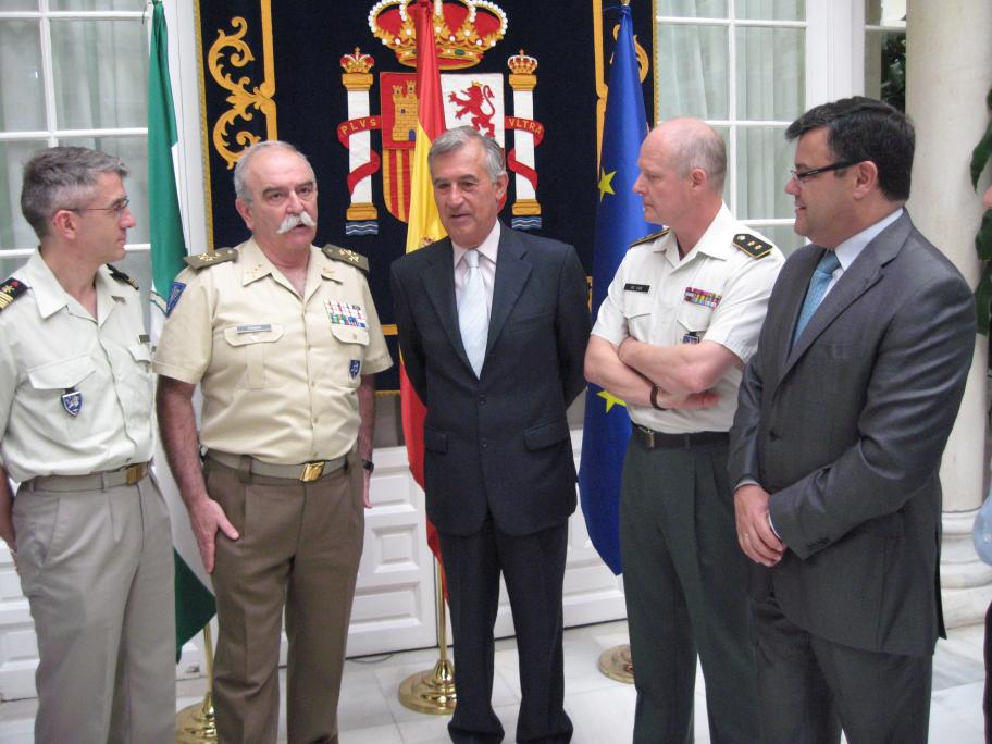 El Delegado del Gobierno en Andalucía se reúne con el Comandante del Eurocuerpo