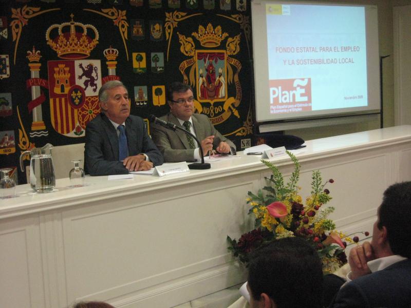 El Delegado del Gobierno en Andalucía presenta a los alcaldes de la provincia de Sevilla el ‘Plan 5.000’

