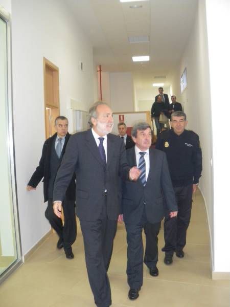 García Garrido visita las obras de ampliación de la comisaría de Huelva