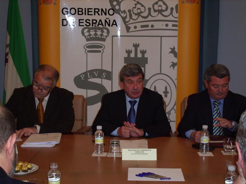El Gobierno, la Junta y la Guardia Civil intensifican sus esfuerzos para evitar el robo de aceituna durante la campaña de recogida en las provincias de Jaén, Córdoba y Granada
<br/>