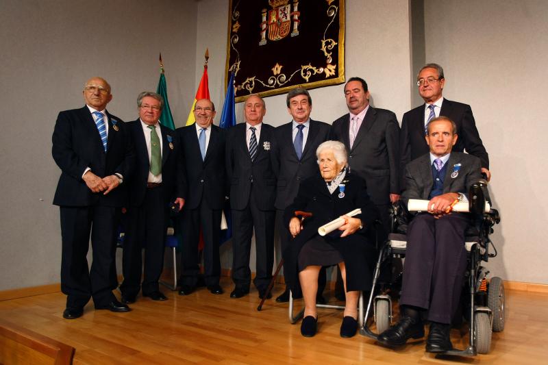 El delegado del Gobierno en Andalucía ensalza los valores de superación y esfuerzo durante la entrega de Medallas al Mérito del Trabajo en Cádiz