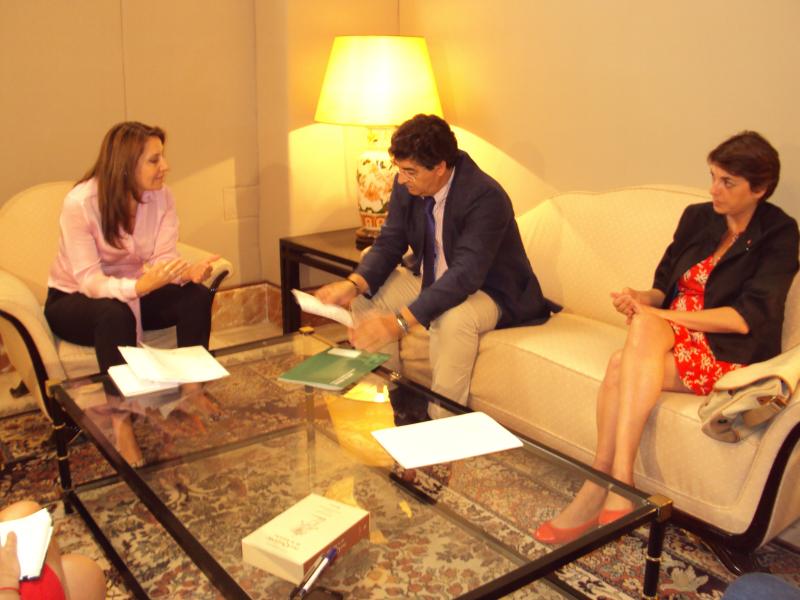 Carmen Crespo recibe al vicepresidente de la Junta de Andalucía