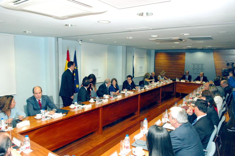 Carmen Crespo participa en una reunión de delegados del Gobierno con la vicepresidenta