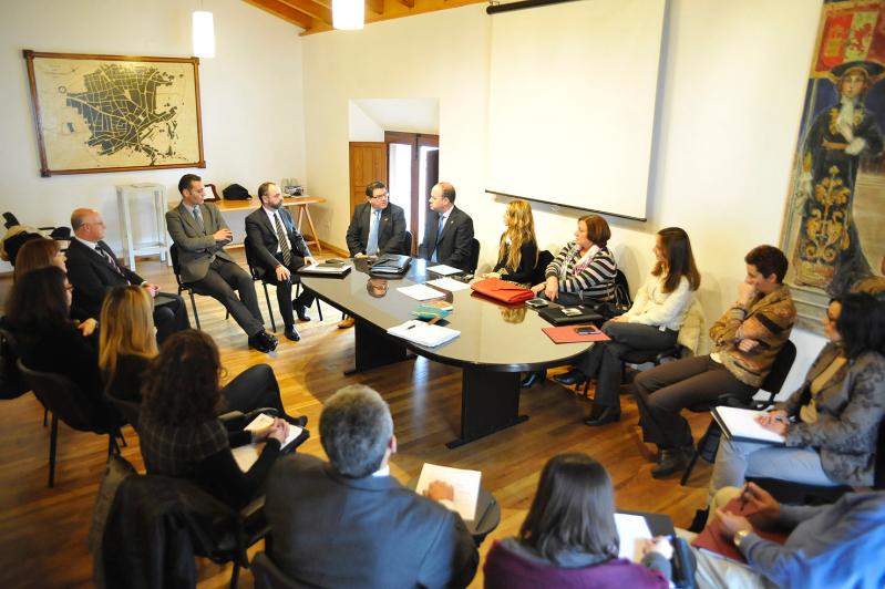 El Plan para la Convivencia y la Seguridad Escolar impartirá más de 4.000 charlas en centros educativos de Andalucía 