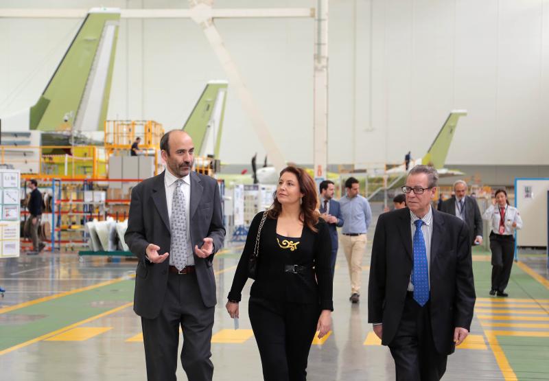 Crespo expresa el apoyo del Gobierno al desarrollo del sector aeronáutico en Andalucía 