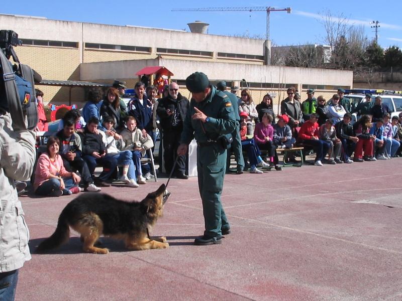Jornada de convivencia de la Guardia Civil en el Centro de Educación Especial de La Arboleda en Teruel