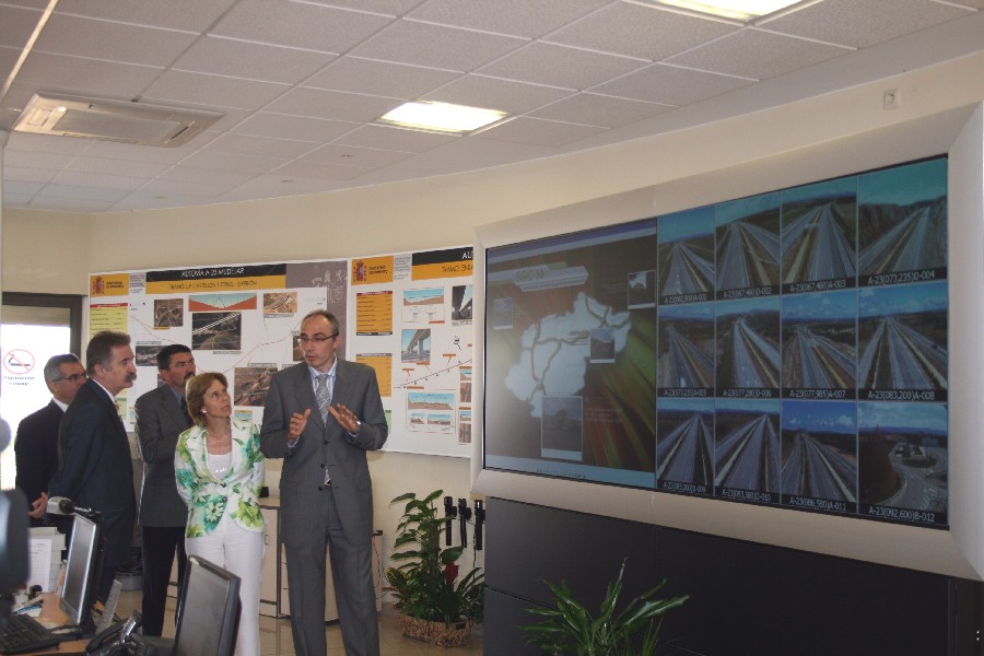 El Delegado del Gobierno visita el Centro de Conservación de Carreteras en Teruel 