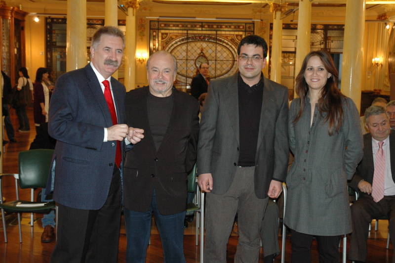 La Delegación del Gobierno y Cajalón presentan la edición de los poemarios ganadores del Premio 2009 
<br/>
<br/>