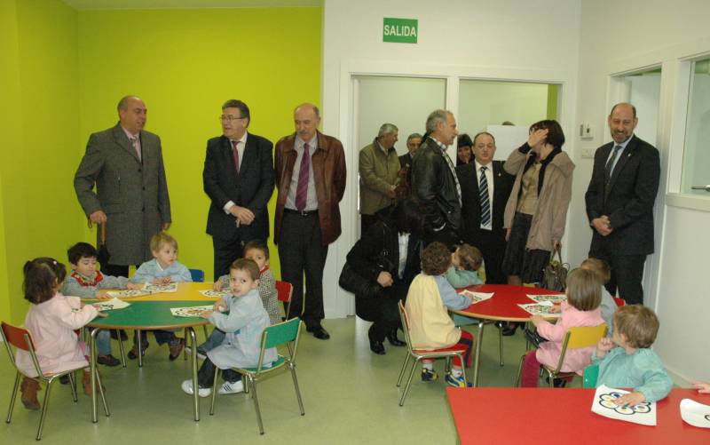 Pinseque inaugura su escuela infantil construida con el Fondo Estatal para el Empleo y la Sostenibilidad Local 