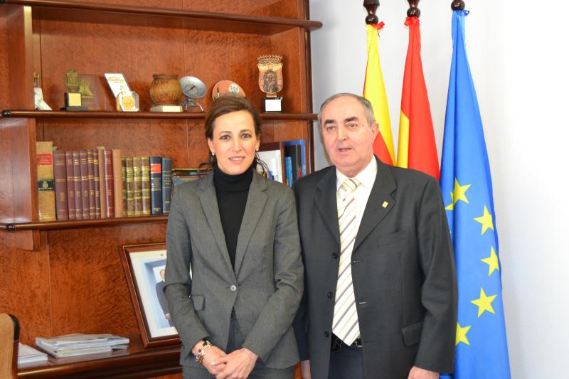 La Subdelegada del Gobierno en Huesca se reúne con el Presidente de la Cámara de Comercio
