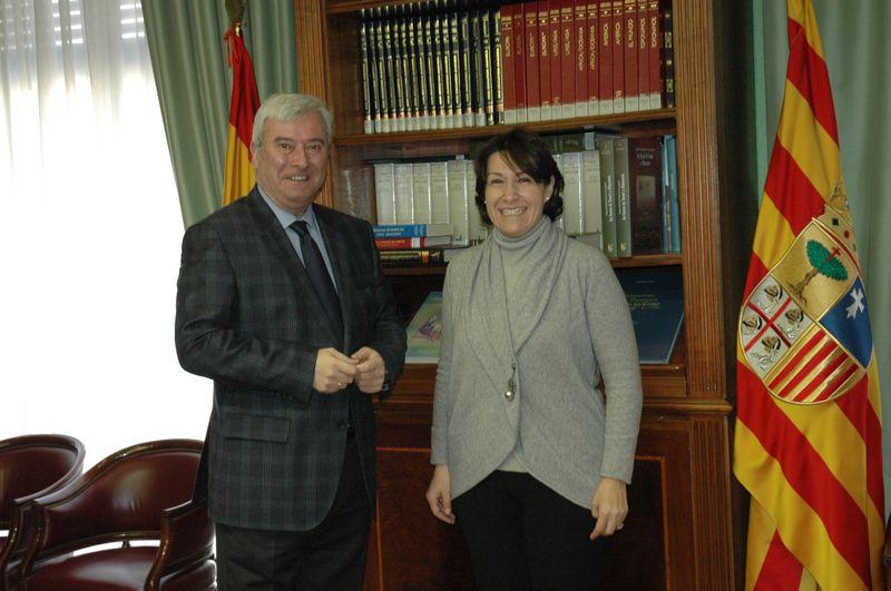 El Delegado del Gobierno en Aragón se reúne con la Cónsul General de Francia