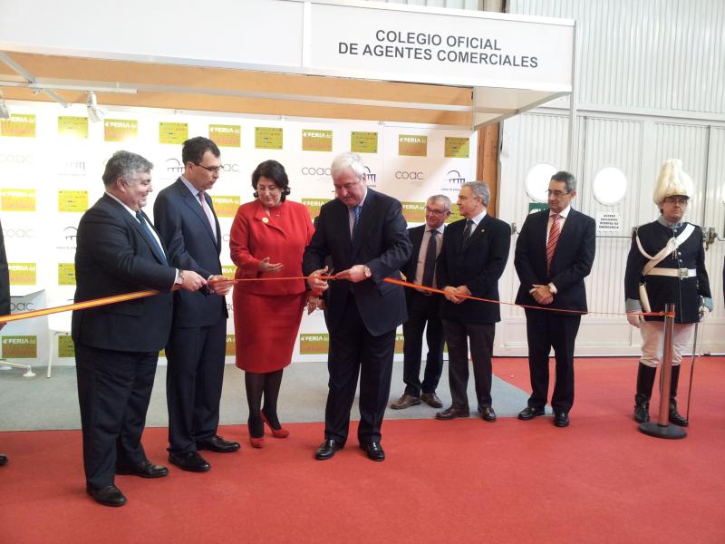 El delegado del Gobierno preside la inauguración de la Muestra del Mueble en la Feria de Zaragoza