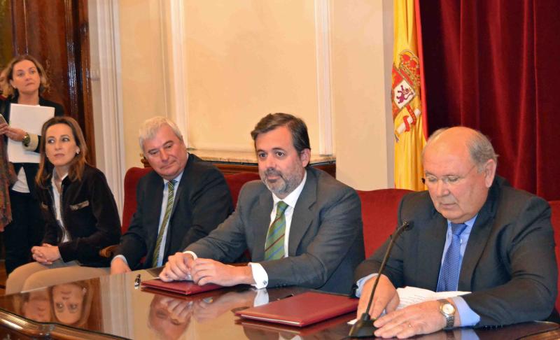 Federico Ramos firma el protocolo para la redacción del proyecto de construcción del embalse de Biscarrués 