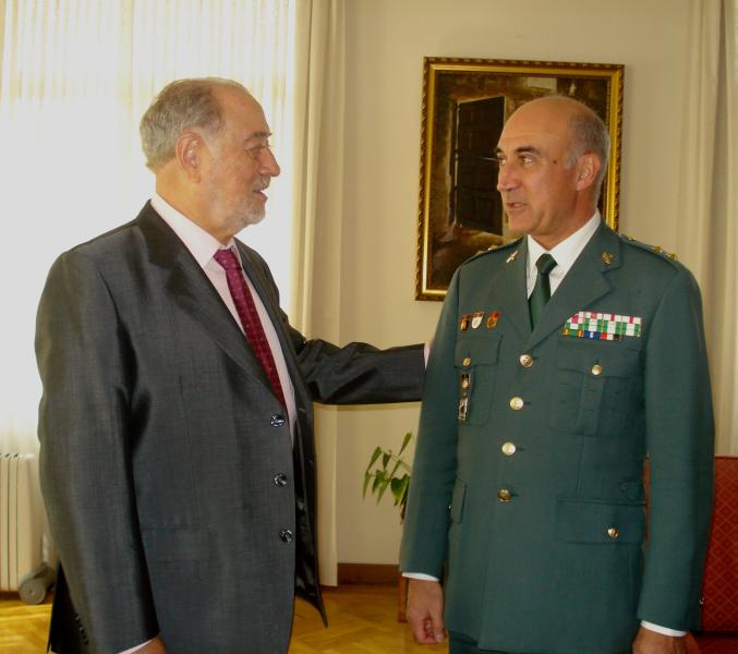 El Teniente Coronel don  Eduardo Isidro Martínez Viqueira, deja el mando de la Comandancia de la Guardia Civil de Oviedo.