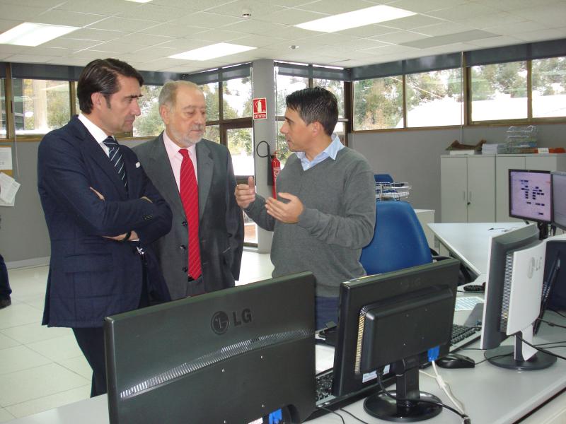 El delegado del Gobierno de Asturias y el subdelegado del Gobierno de León, se reunieron en el Puesto de Control de la Autopista del Huerna.