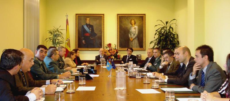 Reunión de Coordinación del Dispositivo de Vialidad Invernal entre Asturias y León copresidida por el subdelegado del Gobierno en León y el delegado del Gobierno en Asturias.