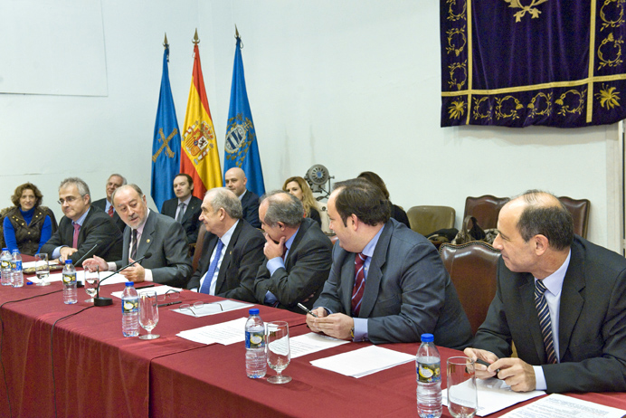 El delegado del Gobierno en Asturias, asistió al acto académico que, con motivo de la festividad de la patrona de Santa Bárbara, se celebró en la Escuela de Minas de Oviedo.