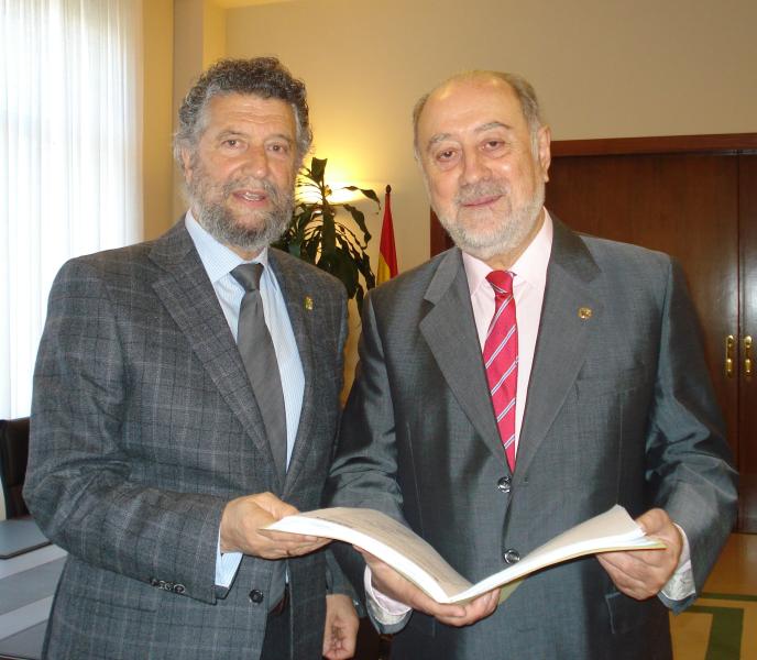 El alcalde de Navia y el delegado del Gobierno en Asturias, se reunieron en la sede de la Delegación del Gobierno.