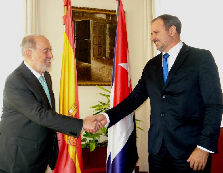 El embajador de Cuba en España, visita la Delegación del Gobierno en la Comunidad Autónoma del Principado de Asturias.