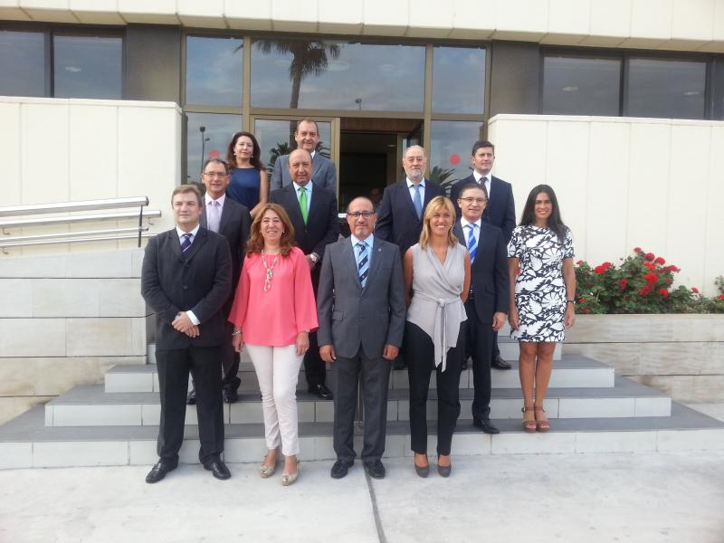 El delegado del Gobierno, Gabino de Lorenzo, se reúne en Melilla con los delegados asistentes a los actos Oficiales del Día de Melilla, celebrados el día 17 de septiembre.