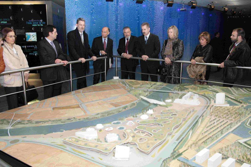 El delegado del Gobierno visita las obras de la Expo Zaragoza 2008
