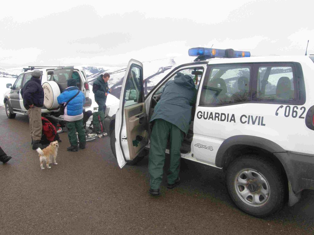 El GREIM de la Guardia Civil rescata a dos personas atrapadas en una cabaña de Sejos 