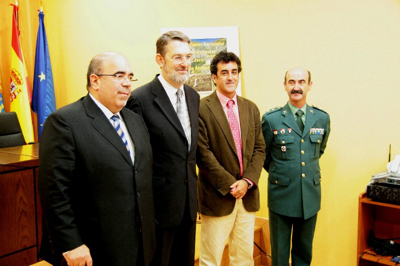 De izquierda a derecha, el consejero de Desarrollo Rural, el delegado del Gobierno,el consejero de Medio Ambiente y el teniente coronel Juan Airas.