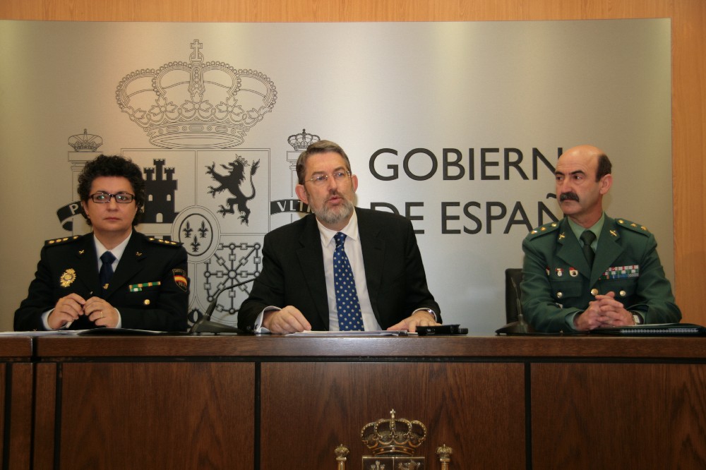 El delegado del Gobierno presentó los resultados en rueda de prensa acompañado de la jefa superior del Cuerpo Nacional de Policía y del teniente coronel jefe de la Guardia Civil en Cantabria