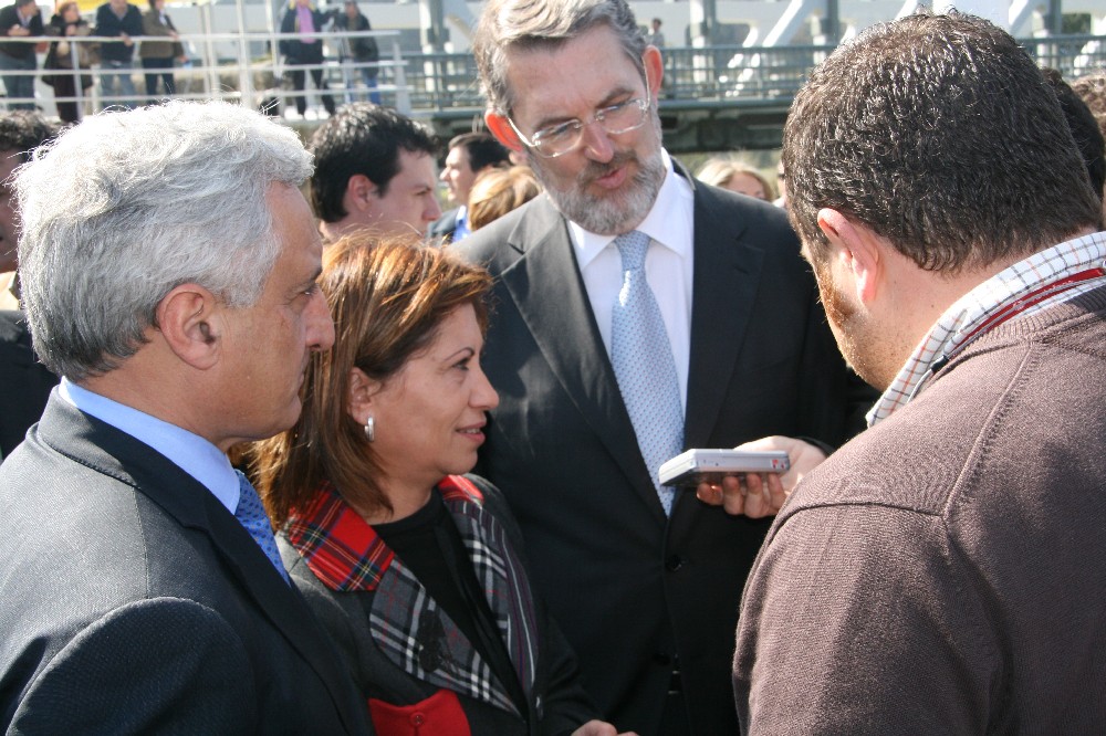 La ministra Elena Espinosa y el delegado del Gobierno, Agustín Ibáñez