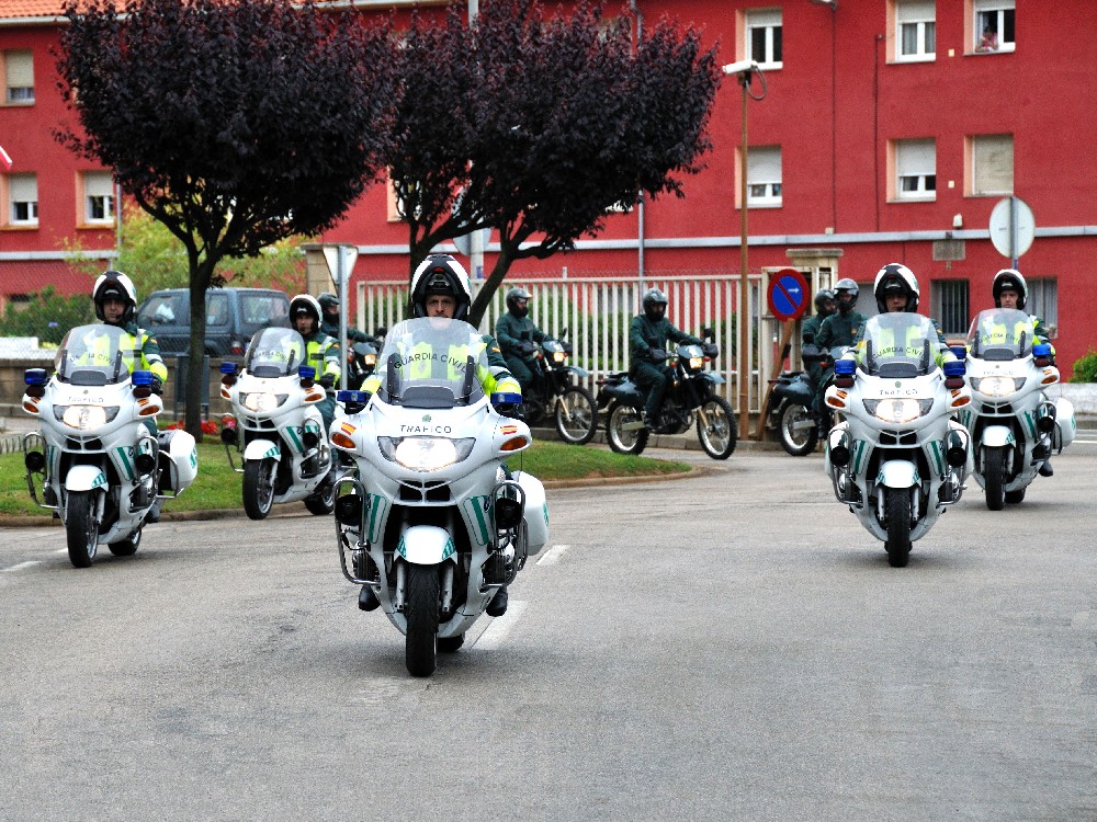 Agentes de la Agrupación de Tráfico de la Guardia Civil de Cantabria