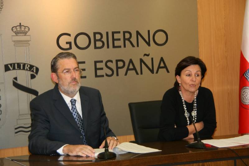 El delegado del Gobierno y la vicepresidenta del Gobierno de Cantabria