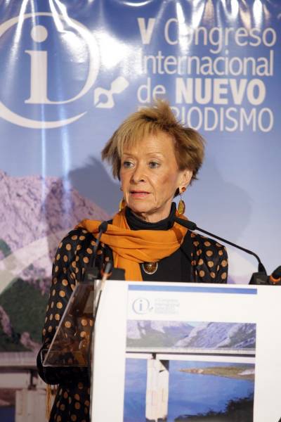 Mª Teresa Fernández de la Vega interviene en el V Congreso Iberoamericano de Nuevo Periodismo
