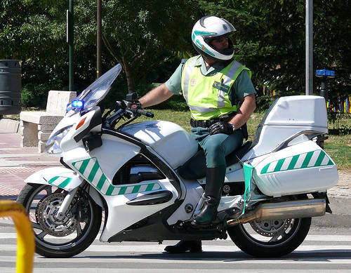 Tráfico inicia mañana lunes una campaña de control del uso del casco y de la velocidad en motocicletas y ciclomotores