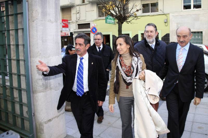 La ministra, el presidente regional y el delegado del Gobierno llegan a la sede del Gobierno de Cantabria