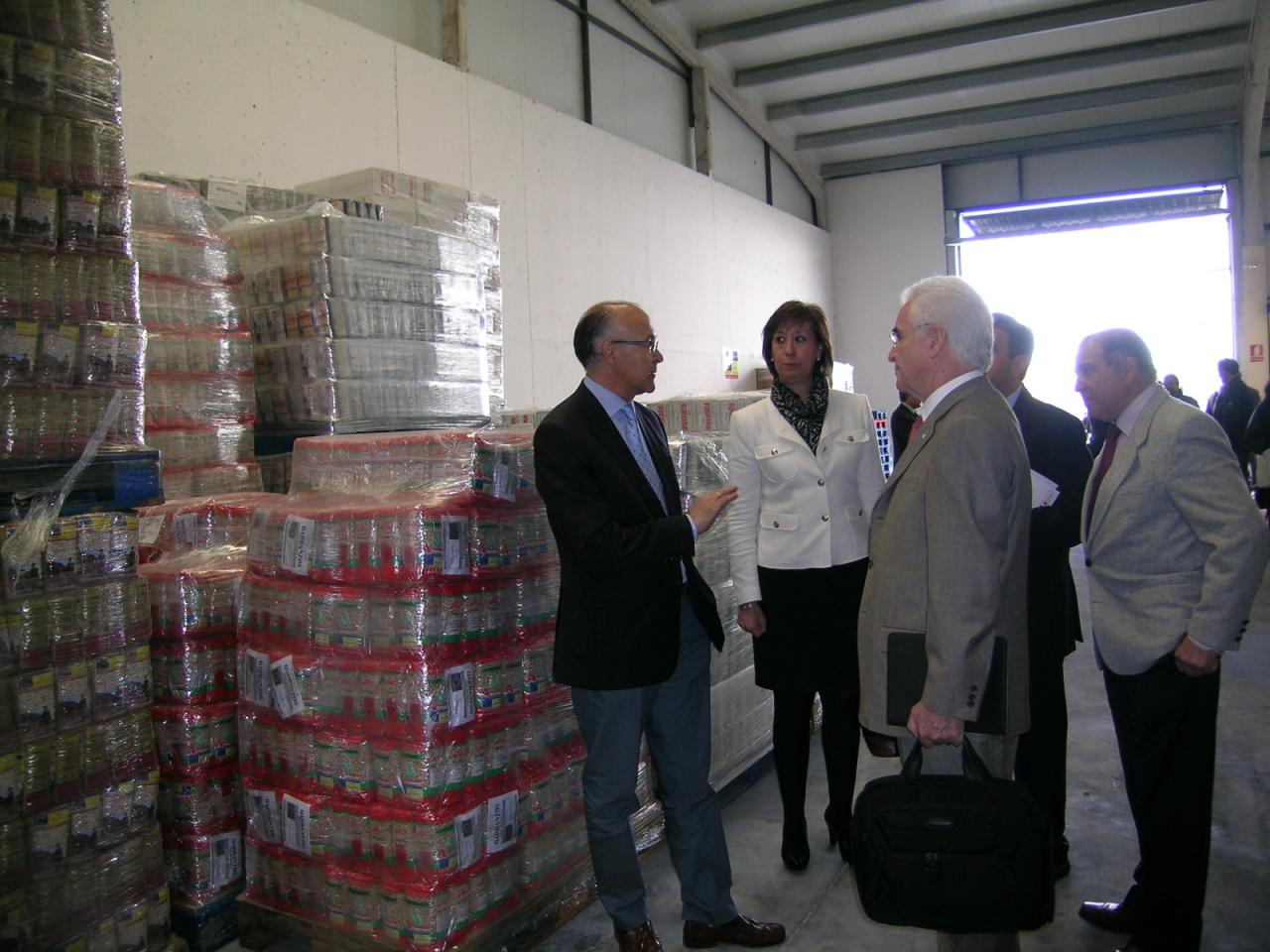 El Gobierno asigna a Castilla y León 1.462 toneladas de alimentos, valorados en 1,83 millones de euros, a 98.240 beneficiarios de la región, en la segunda fase del Plan 2012 de ayuda a las personas más necesitadas, cuyo total este año para la región será de 4,2 millones en alimentos