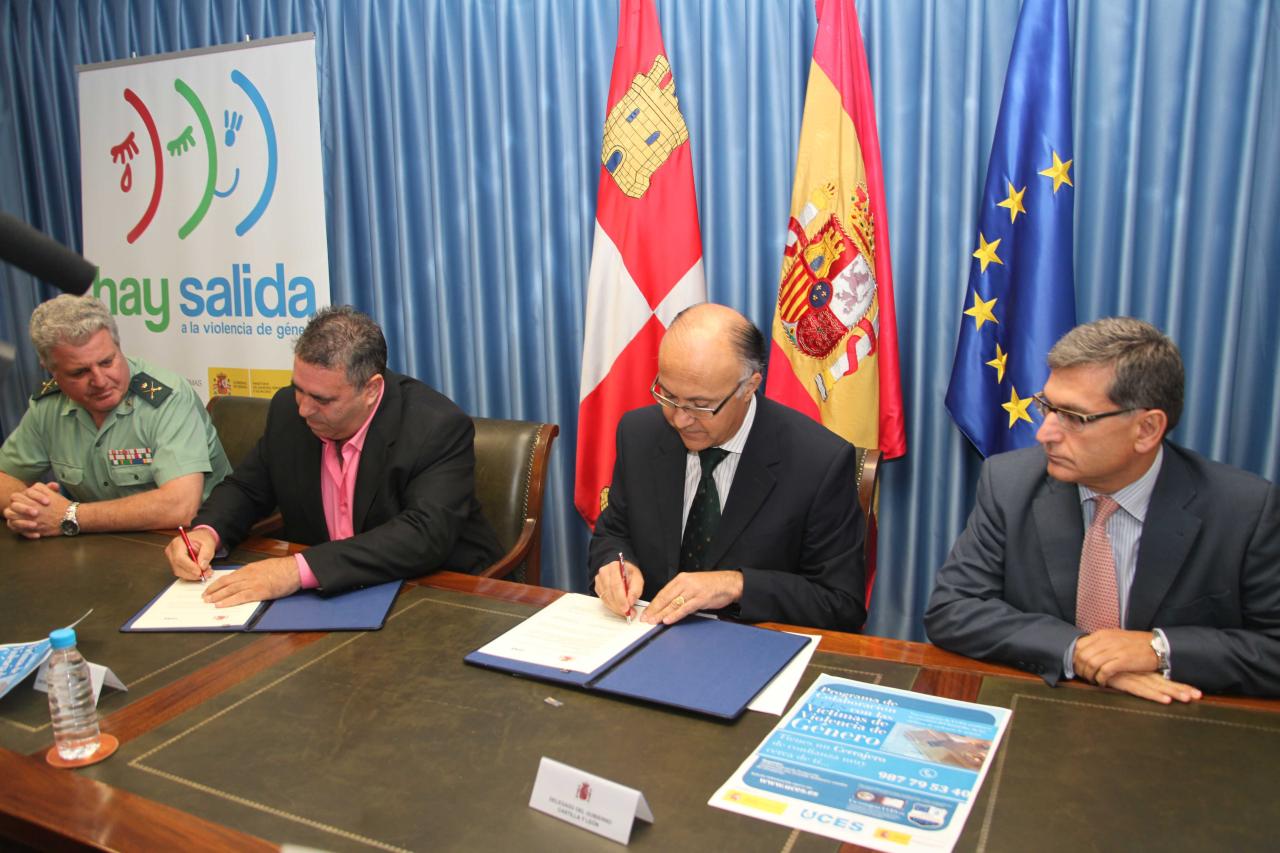 La Delegación del Gobierno en Castilla y León y la Unión de Cerrajeros de Seguridad (UCES) firman un convenio de colaboración, en el marco de la lucha contra la violencia de género