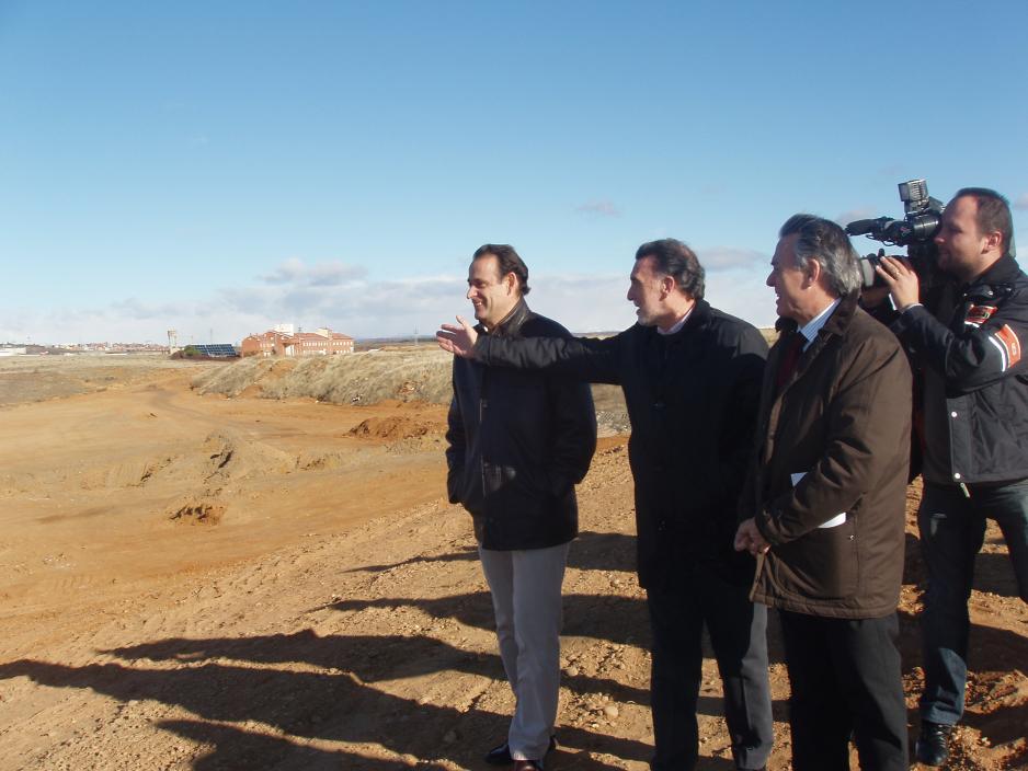 El delegado del Gobierno visitó las obras del tramo Santas Martas-León de la A-60, León-Valladolid