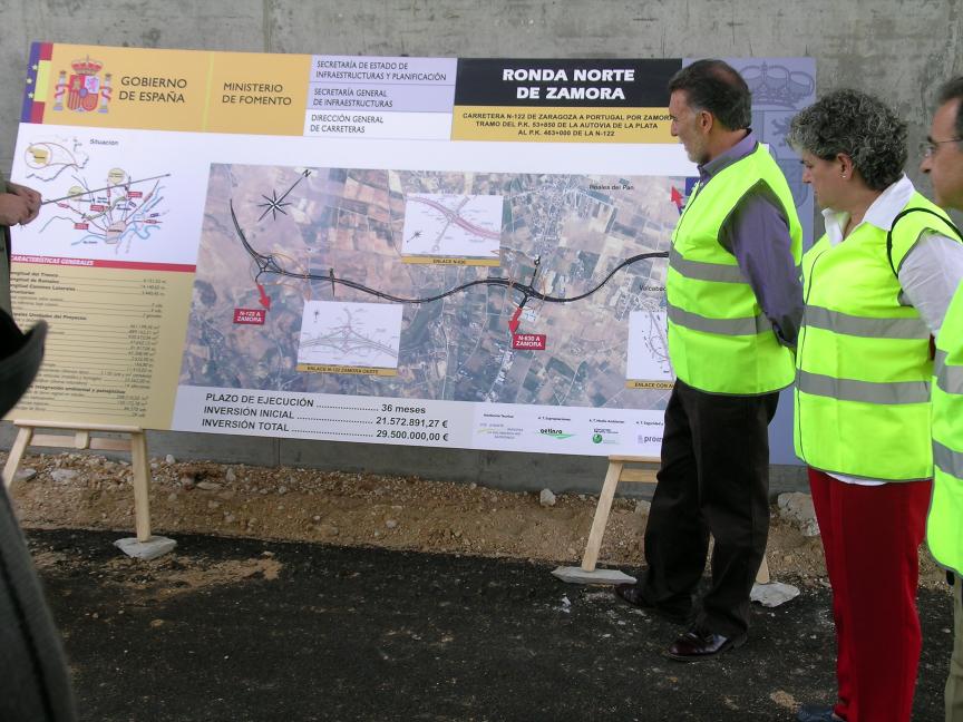 El delegado del Gobierno ha visitado las obras de la Ronda Norte de Zamora, que sacarán del centro urbano el tráfico de paso