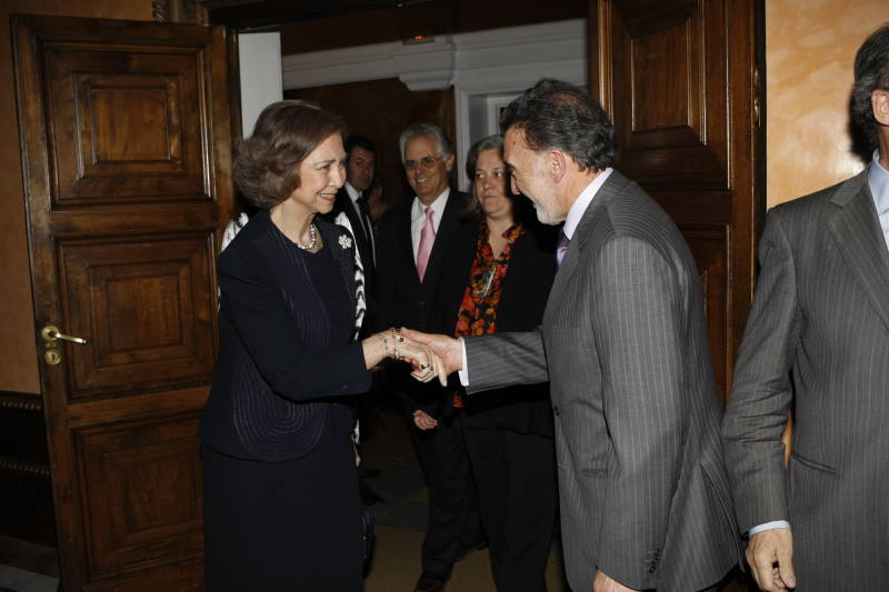 Alejo asiste a la presentación del Comité Nacional para la Cumbre Mundial del Microdrédito presidida por S.M. La Reina