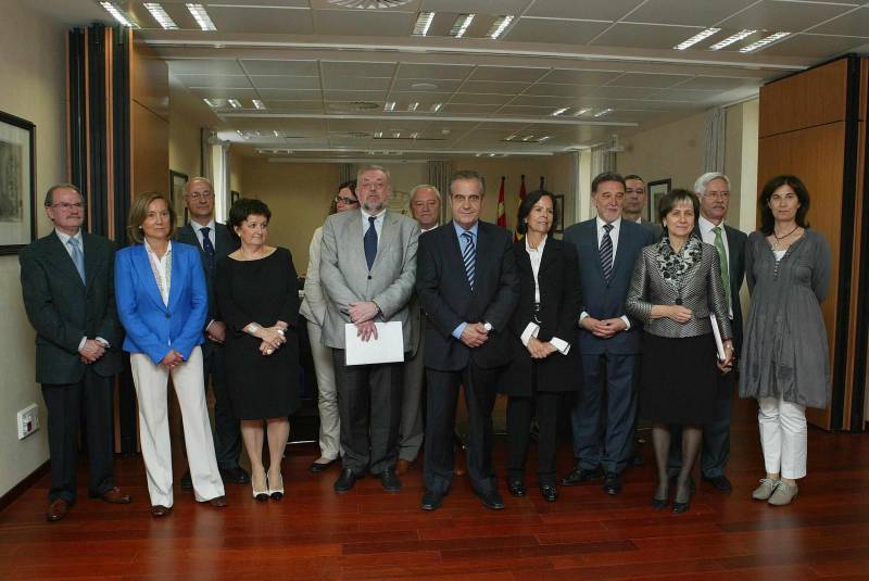 El ministro de Trabajo entrega la Medalla de Oro al Mérito en el Trabajo a José Antolín Toledano en un acto celebrado en Burgos 