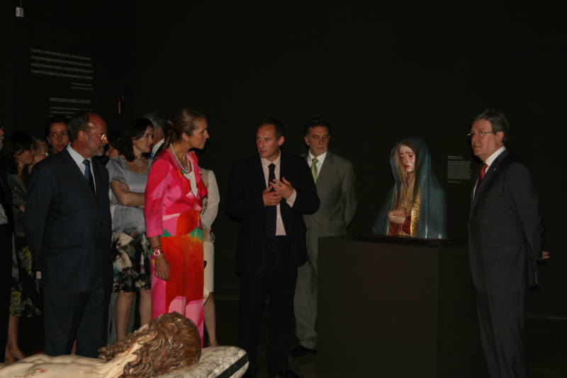 Alejo acompaña a la S.A.R. Infanta Elena en la inauguración de la exposición “Lo sagrado hecho real”