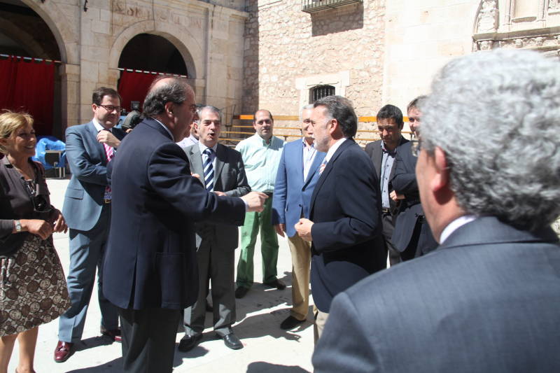 Miguel Alejo asiste a la conferencia inaugural de los Cursos de Verano de la Universidad de Burgos 